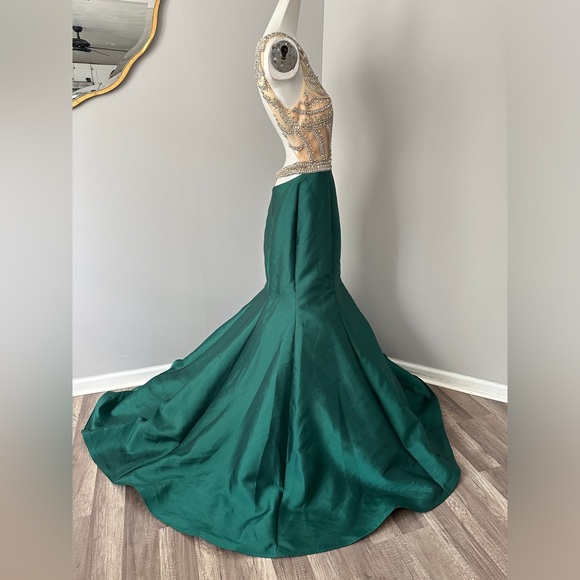 Brand new Jovani Emerald Ball Gown - Picture 9 of 10